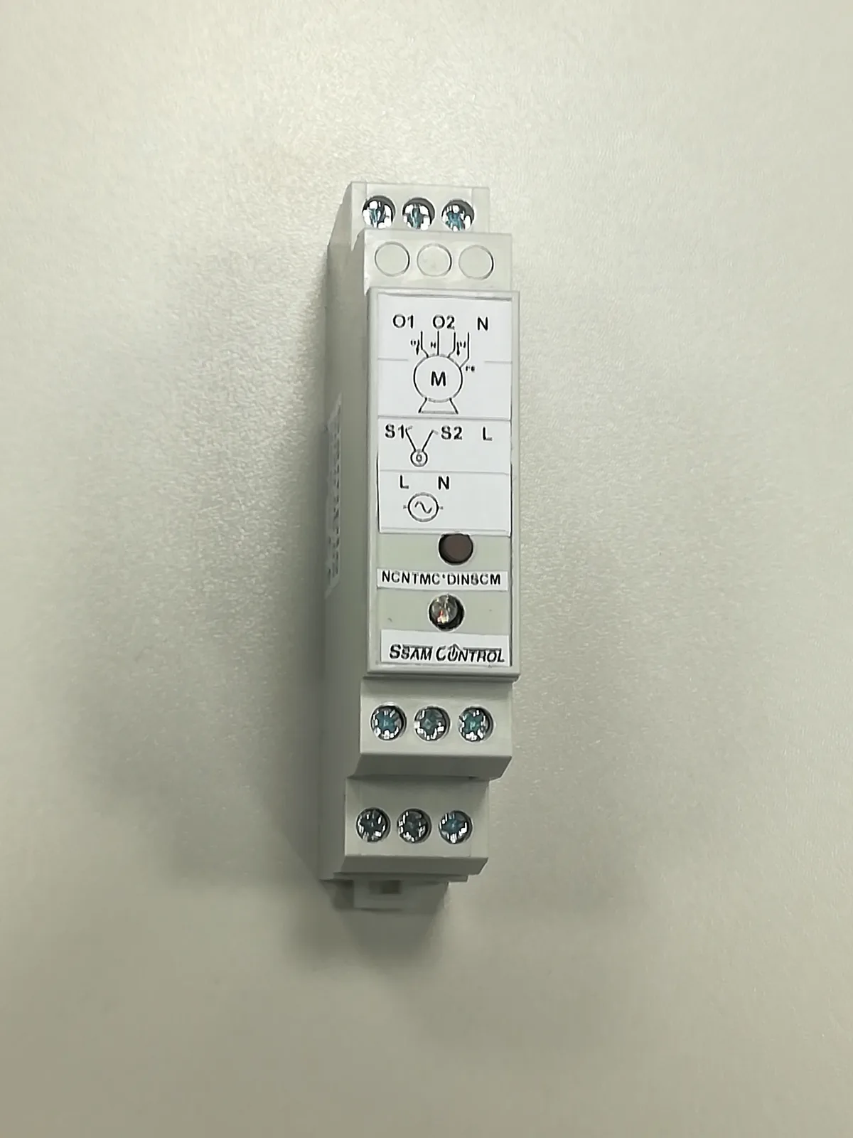 DIN-Hutschienen Rollladen Funk-Schaltaktor für 240VAC/4A/920W / SL=0,5W TE=1 - ZigBee SSAM Control